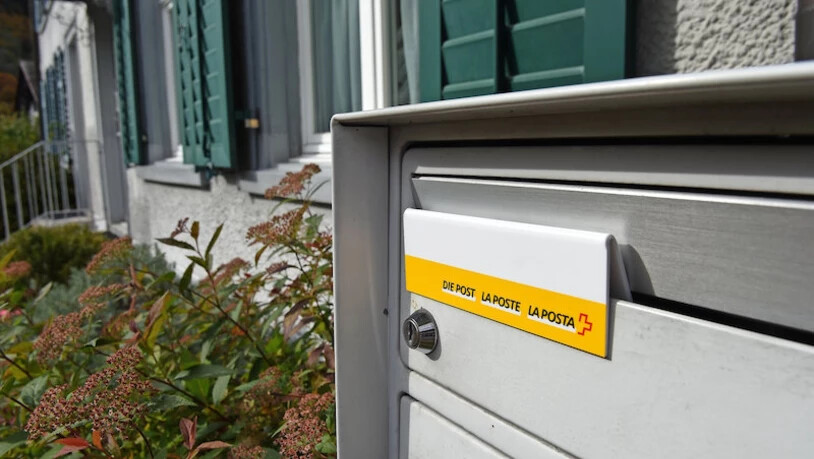 Künftig per Klick: Das heutige Steckschild für den Post-Hausservice weicht einer digitalen Bestelllösung.