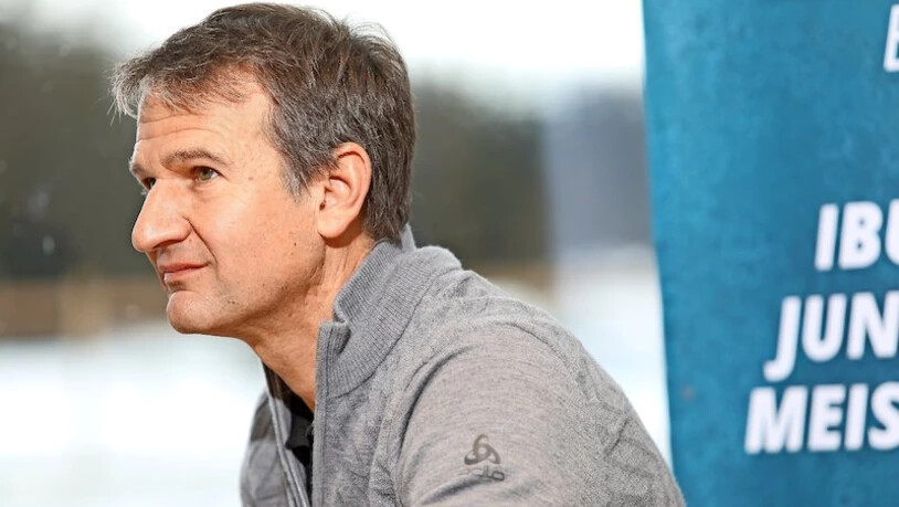 Gespannter Blick: Michael Hartweg hofft auf positive Biathlon-Nachrichten. Bild: Philipp Baer