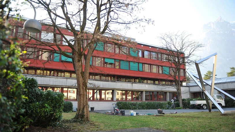 Weil 31 Schüler der Sportschule Glarus in Quarantäne mussten, gabs Fernunterricht für alle Schüler.