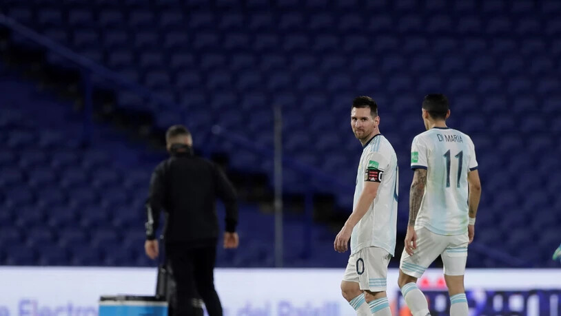 Nur Unentschieden: Die argentinischen Superstars Lionel Messi und Angel di Maria verlassen den Platz in Buenos Aires enttäuscht