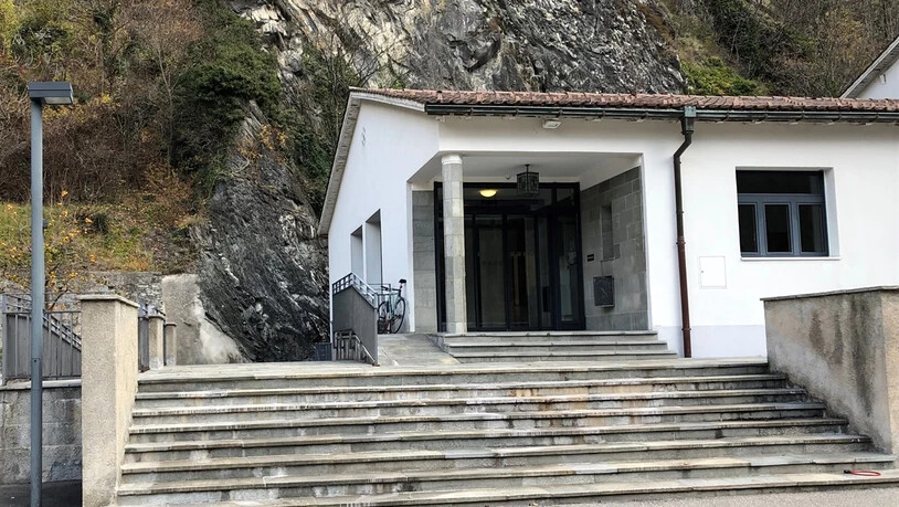 In den Umkleideräumen der Sportanlage Sand und der Turnhalle Türligarten wurde Bargeld gestohlen.