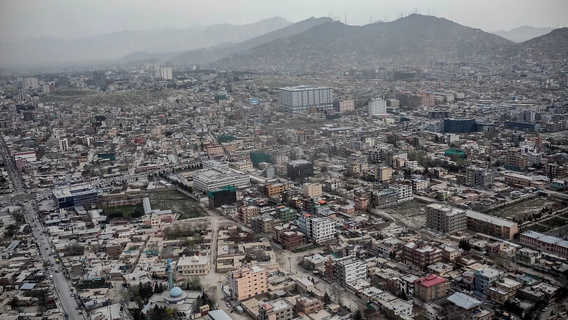 ARCHIV - Stadtansicht von Kabul (Afghanistan) aus dem Hubschrauber aufgenommen. Foto: Michael Kappeler/dpa