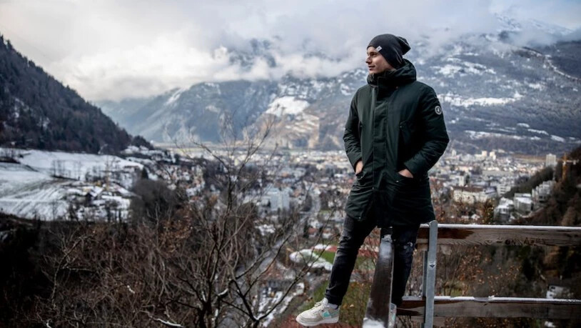 Vor dem Saisonstart: Dario Caviezel tankt über seiner Heimat Chur Energie für die kommenden Monate. 