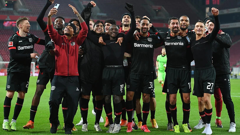 Hüpfende Leverkusener: Bayer geht am Samstag als Leader ins Spitzenspiel gegen Bayern München
