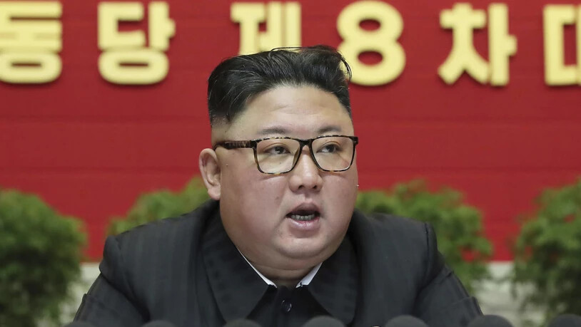 Das Foto der staatlichen nordkoreanischen Nachrichtenagentur KCNA zeigt Führer Kim Jong-un auf dem achten Kongress der herrschenden Arbeiterpartei. Foto: Uncredited/KCNA via KNS/AP/dpa - ACHTUNG: Nur zur redaktionellen Verwendung und nur mit…