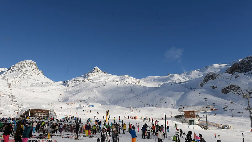 ARCHIV - Seit dem vergangenenen Jahr steht der beliebte Skiort im Westen Österreichs vor allem im Zuge der Ausbreitung des Coronavirus im Fokus. Foto: Felix Hörhager/dpa