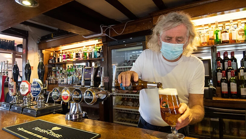 ARCHIV - Engländer und Schotten sind laut einer Studie am häufigsten stark betrunken. Foto: Joe Giddens/PA Wire/dpa