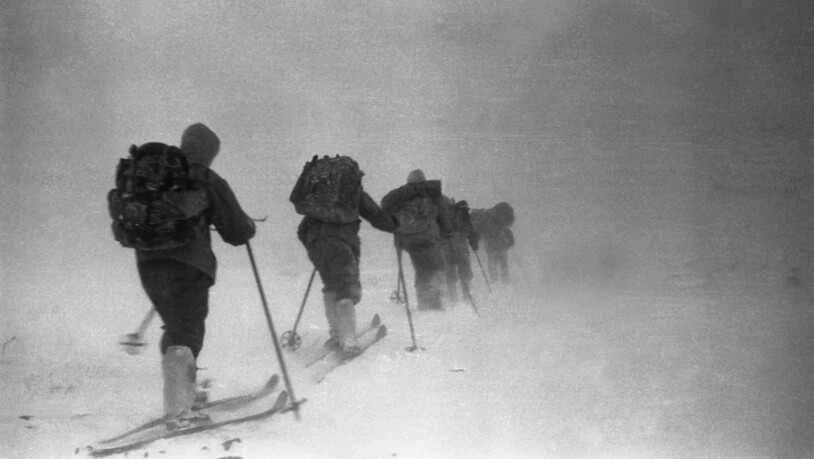 Unter Leitung des 23-jährigen Igor Djatlow brach im Winter 1959 eine Gruppe Alpinisten zu einer 14-tägigen Expedition auf. Die Temperaturen erreichten bis zu minus dreissig Grad. Die Aufnahme datiert auf den 1. Februar 1959.