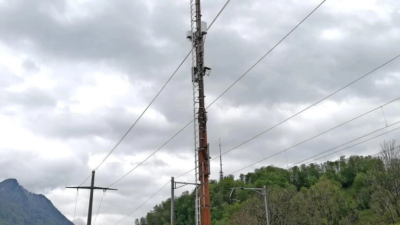 Bewölkte Aussichten: 5G-Mobilfunkantennenanlagen wie hier an der SBB-Strecke Ziegelbrücke–Mühlehorn bleiben umstritten.