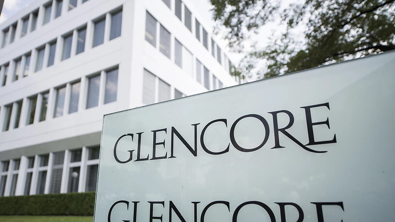 Der Rohstoffkonzern Glencore mit Sitz in Baar hat im vergangenen Jahr pandemiebedingt und wegen Unterhaltsarbeiten weniger Kohle aus dem Boden geholt. (Archivbild)
