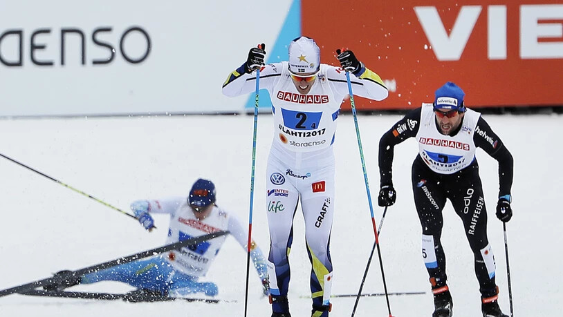 Nahe an der Überraschung: 2017 verpasste Curdin Perl (re.) die Bronzemedaille in der WM-Staffel gegen den Schwede Calle Halfvarsson nur um zwei Zehntelsekunden