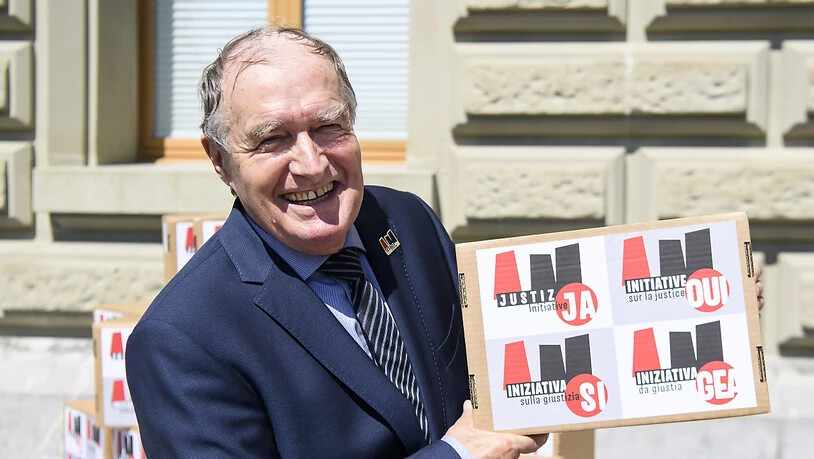 Adrian Gasser, Initiant der Justiz-Initiative und Inhaber der Lorze-Gruppe: der Nationalrat findet die von ihm vorgeschlagene Umkrempelung des Wahlprozederes für die Bundesrichter nicht zum Lachen. (Archivbild)
