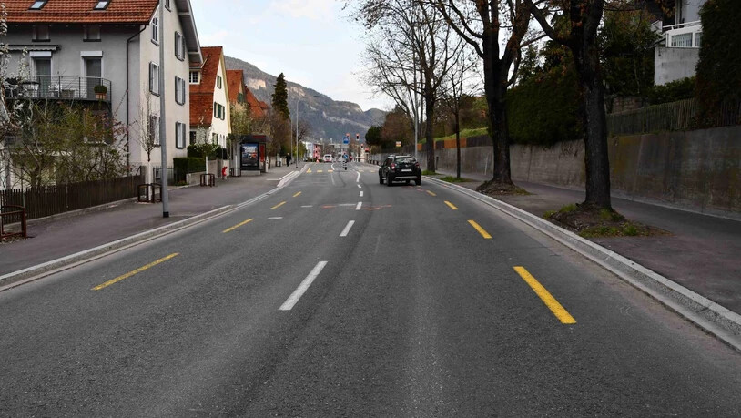 Die Polizei musste nach dem Unfall die Masanserstrasse im Teilstück der Unfallstelle für jeglichen Verkehr für rund eine Stunde sperren.