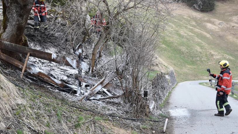 Die Stützpunktfeuerwehr Klosters im Einsatz beim Flurbrand bei der Örtlichkeit Flersch.