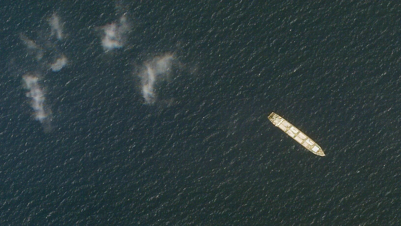 HANDOUT - Das iranische Frachtschiff Saviz liegt im Roten Meer vor der Küste des Jemen. Foto: -/Planet Labs Inc./AP/dpa - ACHTUNG: Nur zur redaktionellen Verwendung und nur mit vollständiger Nennung des vorstehenden Credits