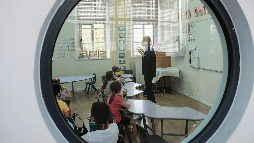 ARCHIV - Schüler sitzen in einem Klassenzimmer in einer Grundschule in Jerusalem. Foto: Nir Alon/ZUMA Wire/dpa
