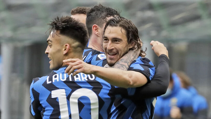 Inter kommt dem Titel näher: Lautaro Martinez und Torschütze Matteo Darmian nach dem 1:0 gegen Cagliari