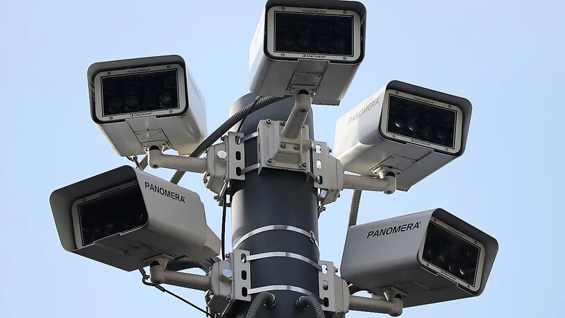 ARCHIV - Ein neues Sicherheitsgesetz, das nun vom französischen Parlament bestätigt wurde, soll unter anderem eine Ausweitung der Videoüberwachung ermöglichen. Foto: Oliver Berg/dpa