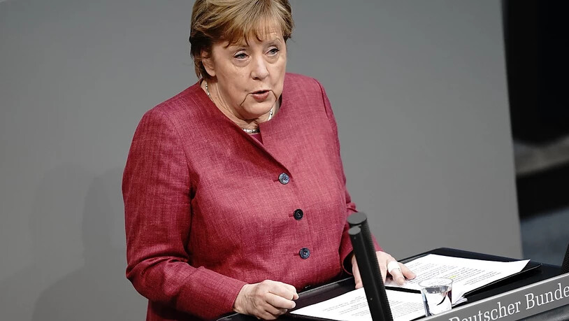 dpatopbilder - Bundeskanzlerin Angela Merkel (CDU) spricht im Bundestag anlässlich der geplanten landesweiten Notbremse. Foto: Kay Nietfeld/dpa