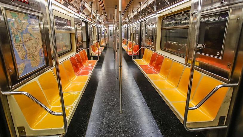 ARCHIV - Die Zahl der Fahrgäste in der New Yorker U-Bahn war zu Beginn der Pandemie stark gesunken, zuletzt aber wieder angestiegen. Foto: Vanessa Carvalho/ZUMA Wire/dpa