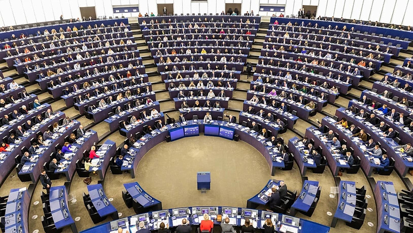 ARCHIV - Mitglieder des Europäischen Parlaments sitzen während einer Abstimmung im Plenarsaal des Europäischen Parlaments. Foto: Philipp von Ditfurth/dpa Foto: Philipp von Ditfurth/dpa