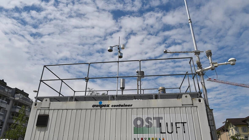 Einer von 18 Standorten in der Ostschweiz: Ostluft untersucht auf dem Tüchelweier-Parkplatz in Rapperswil-Jona alle zwei Jahre die Luftqualität. 