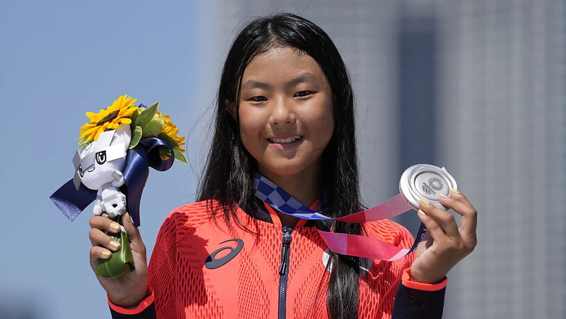Kokona Hiraki, die jüngste Medaillengewinnerin der Olympischen Spiele