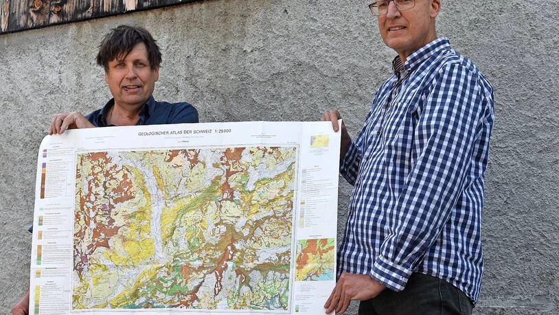 Geschafft: Bas den Brok (links) und Andreas Möri freuen sich über das neue Atlasblatt für Elm.