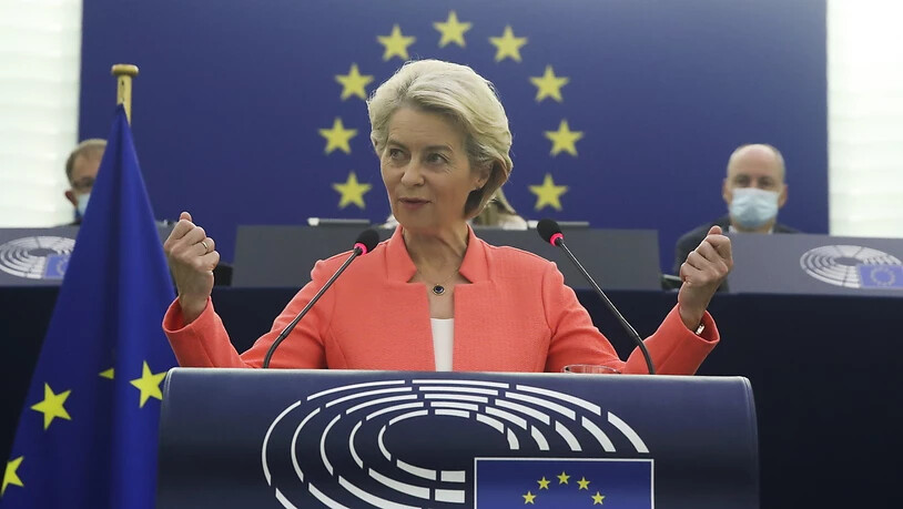EU-Kommissionspräsidenten Ursula von der Leyen hat vor dem europäischen Parlament ein Gesetz zur Förderung der Chipindustrie angekündigt.