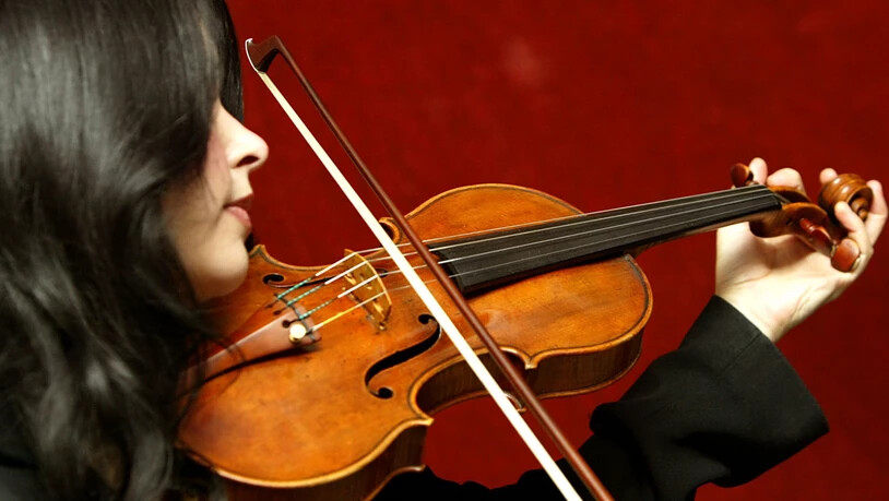 Die Geigen des italienisch Meisters Antonio Stradivari sind heissbegehrt und äusserst wertvoll. Jahrring-Analysen könnten helfen, die Echtheit dieser Instrumente zu prüfen.