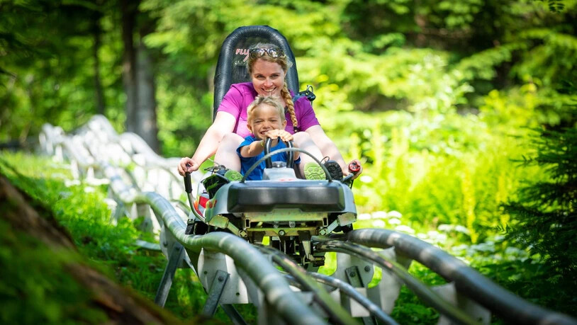 Etliche Ausflugsmöglichkeiten im Heidiland: Wer in den Herbstferien noch etwas erleben will, könnte am Flumserberg etwa die Rodelbahn besuchen – inklusive Adrenalinschub.