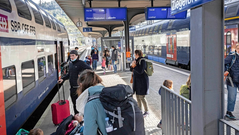 Wegen Bauarbeiten: Pendler müssen am Bahnhof Ziegelbrücke während zweier Wochen mit längeren Wartezeiten rechnen.