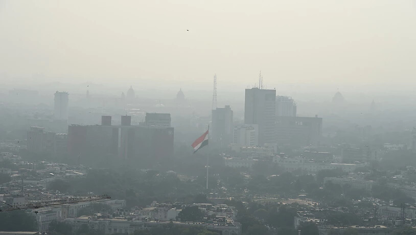 Blick auf die in Smog gehüllte indische Hauptstadt Neu Delhi. Foto: Vijay Verma/PTI/dpa