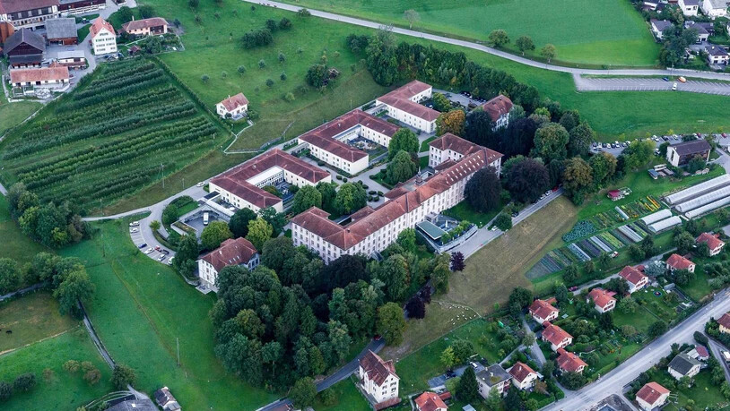 Eine Flugaufnahme der Klinik Waldhaus mit den Psychiatrischen Diensten Graubünden in Chur.