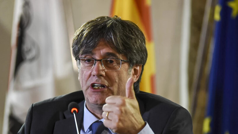 ARCHIV - Carles Puigdemont, katalanischer Separatistenführer, spricht auf einer Pressekonferenz. Foto: Gloria Calvi/AP/dpa