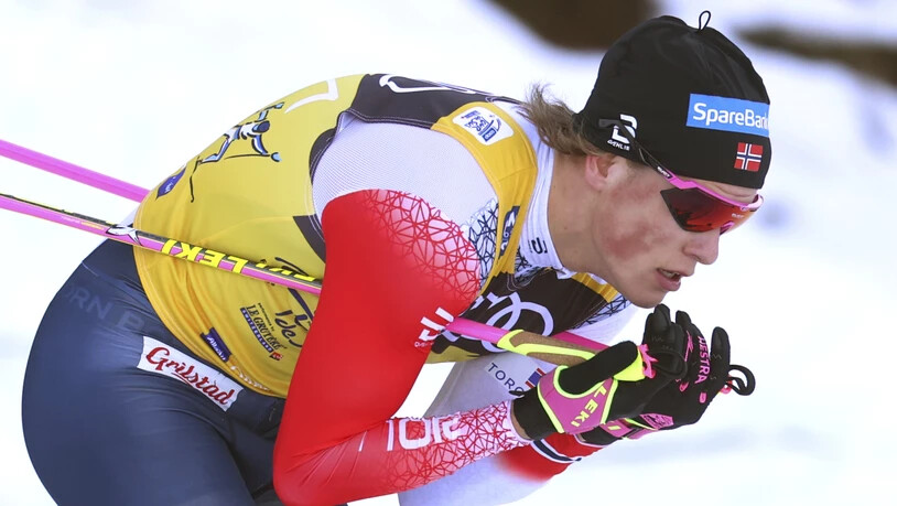 Johannes Hösflot Klaebo enteilt der Konkurrenz.