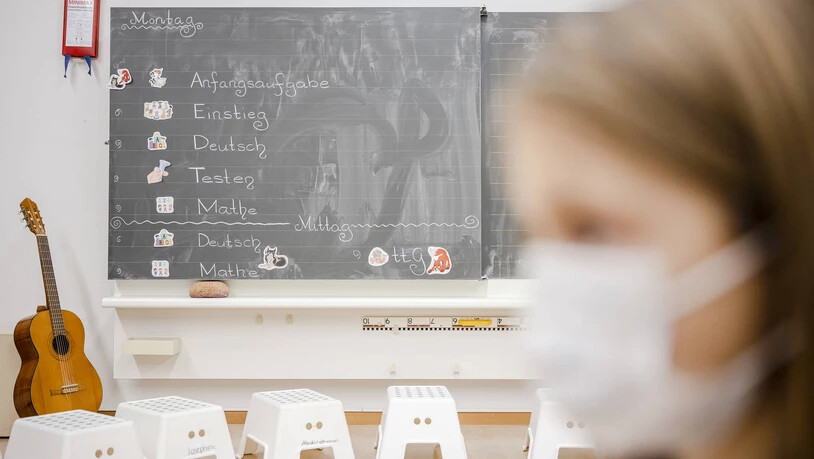Schwierige Aufgabe: Die Maske ab der vierten Klasse kostet die Beteiligten an den Schulen viele Nerven. 
