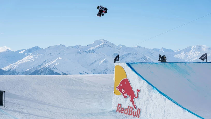 Flugshow auf dem Crap Sogn Gion: Die Finals in der Halfpipe und im Slopestyle versprechen Spannung und Spektakel.