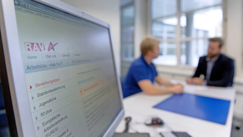 Mehr Berufe mit hoher Arbeitslosigkeit: Arbeitgeber müssen mehr freie Stellen erst dem RAV melden, bevor sie anderweitig ausgeschrieben werden können.