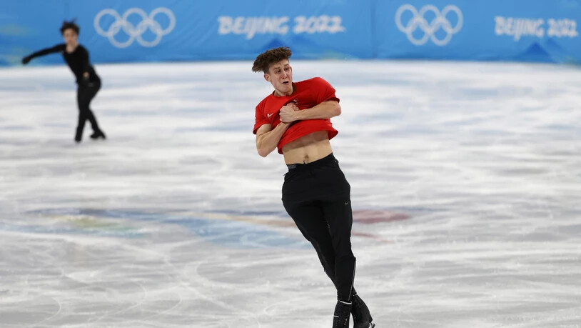 Lukas Britschgi, im Bild während des Trainings in Peking, debütiert im für Eiskunstläufer hohen Alter an Olympischen Spielen