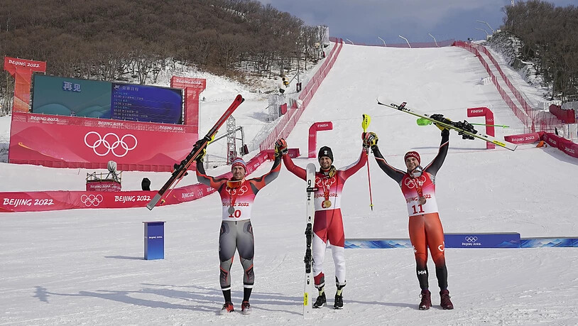 Die Medaillengewinner in der Kombination: der Norweger Aleksander Kilde (links), Olympiasieger Johannes Strolz aus Österreich und der Kanadier James Crawford