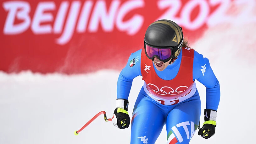 Die Italienerin Sofia Goggia, 2018 in Pyeongchang Abfahrts-Olympiasiegerin geworden, schreit nach absolvierter Fahrt ihre Freude hinaus
