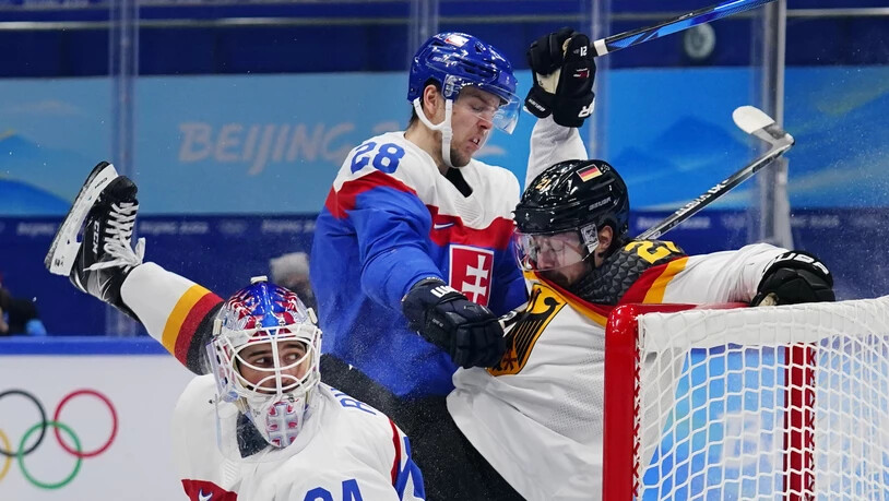 Lausannes Martin Gernat (Mitte) und seine slowakischen Teamkollegen liessen Deutschland in den Achtelfinals keine Chance. Für die Deutschen ist das Olympia-Turnier vier Jahre nach dem Gewinn der Silbermedaille damit frühzeitig vorbei