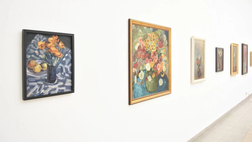 Der Willkommensgruss der neuen Direktorin: «Blumen in Vasen» laden im ganzen Kunsthaus zur Betrachtung ein. 