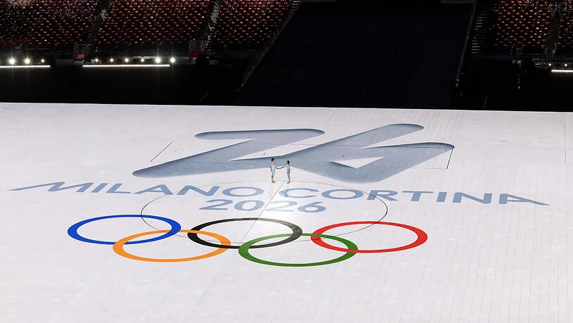 An der Schlussfeier übernahmen die Organisatoren von Milano/Cortina 2026 die olympische Flagge und präsentierten sich im besten Gewand.