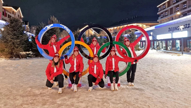 Im Banne der Olympischen Ringe: Lydia Hiernickel (vorne, Zweite von rechts) nimmt viele positive Eindrücke von den Olympischen Spielen in Peking mit nach Hause.