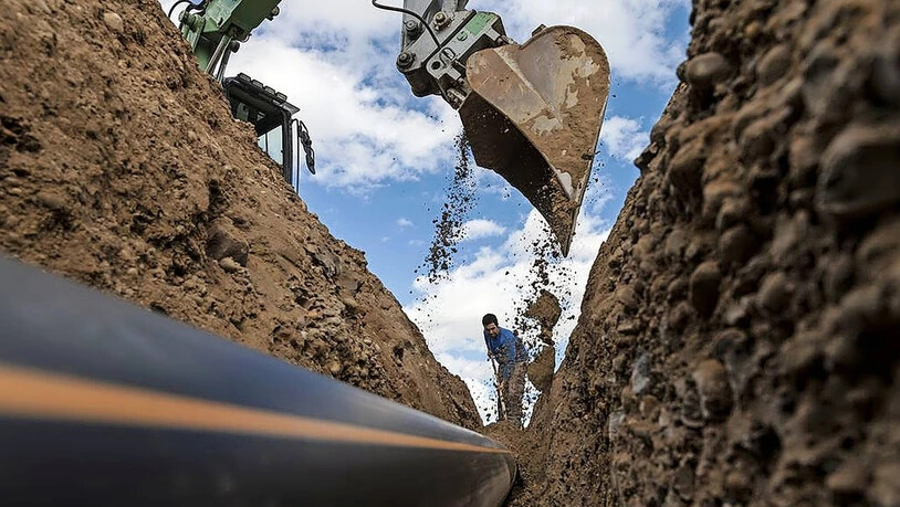 Viele Kilometer Leitungen liegen im Glarner Boden: Die Technischen Betriebe Glarus lassen durch ihre Leitungen jährlich Gas mit über 100 Millionen Kilowattstunden fliessen und haben in den letzten Jahren das Gasnetz bis nach Schwanden ausgebaut.