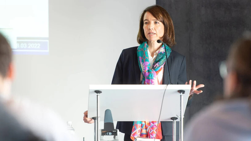 Die Kriminalität verlagert sich: Barbara Hubschmid, Chefin Kriminalpolizei der Kantonspolizei Graubünden, präsentiert in Landquart die Polizeiliche Kriminalstatistik 2021.

