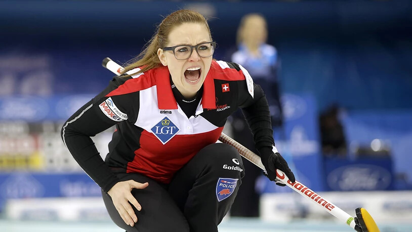 Alina Pätz weist ihre Mitspielerinnen an - lautstark