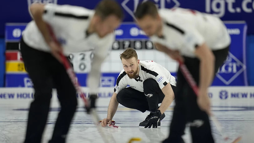 Yannick Schwaller muss in seinem ersten WM-Match eine Niederlage hinnehmen
